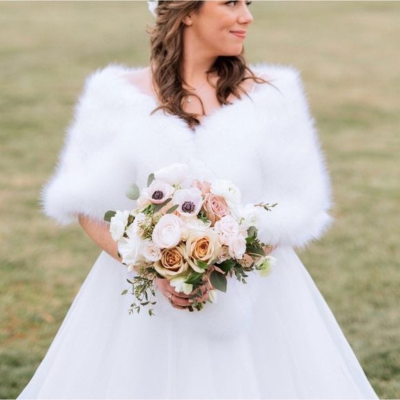 White Faux Fur Bridal Shawl - Picture 2 of 4
